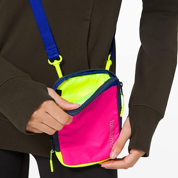 LULULEMON NWT East Access Pink/Yellow/Blue Highlight Water Repellent Fabric - Picture 7 of 7